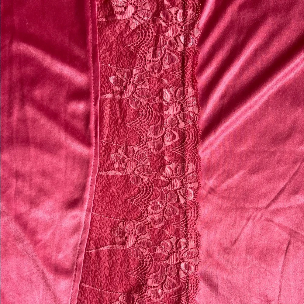 Vintage 1970s Hot Pink Lace Panel Nightgown – by Comfort Fashion - Picture 3 of 5